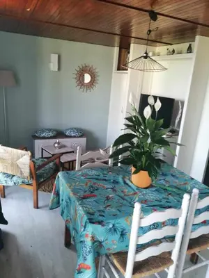 Coin salon dans l'établissement Maison vue sur mer
