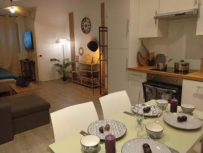 Cuisine ou kitchenette dans l'établissement centre ville confortable