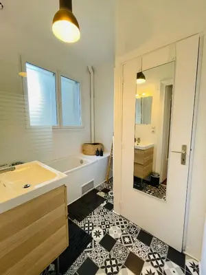 Salle de bains dans l'établissement Jean Jaurès - Centre Ville
