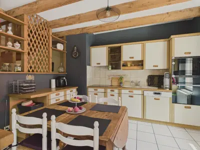 Cuisine ou kitchenette dans l'établissement Grand jardin et terrasse - 6 adultes, 2 enfants