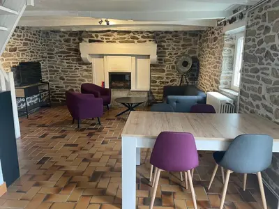 Coin salon dans l'établissement Gîtes du phénix