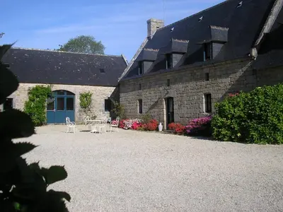 Jardin de l'établissement Belle villa en bord de mer à 5 minutes à pied d'une plage de sable fin