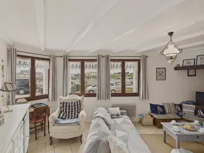 Coin salon dans l'établissement Face au port - 350m plage - maison pour 6