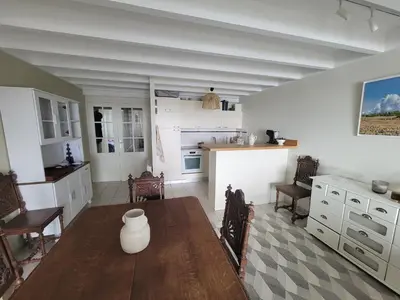 Cuisine ou kitchenette dans l'établissement Duplex Port de Lesconil