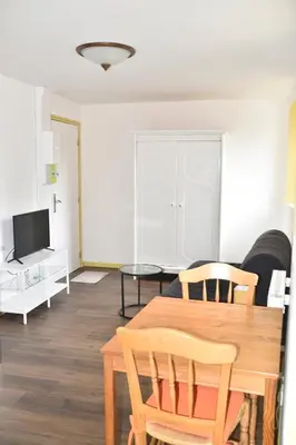 Télévision ou salle de divertissement dans l'établissement petit studio, Tout équipé, canapé lit