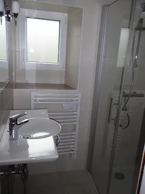 Salle de bains dans l'établissement TY FORN - Maison Typique à Esquibien - AD5009