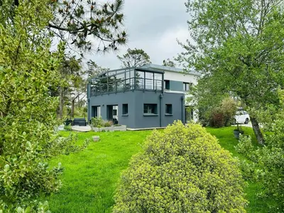 Jardin de l'établissement Contemporary Haven On The Breton Coast