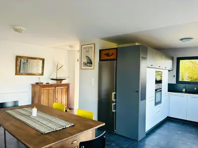 Cuisine ou kitchenette dans l'établissement Contemporary Haven On The Breton Coast