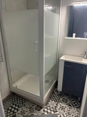 Salle de bains dans l'établissement Grand appartement BREST pour max 11 personnes
