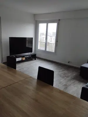 Télévision ou salle de divertissement dans l'établissement Grand appartement BREST pour max 11 personnes