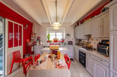 Cuisine ou kitchenette dans l'établissement Ty Provans e Breizh - Maison pour 12p