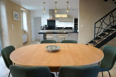 Cuisine ou kitchenette dans l'établissement Ty Laouen Maison typique bretonne