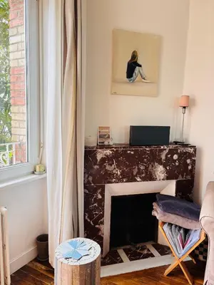 Télévision ou salle de divertissement dans l'établissement Maison proche centre Carantec