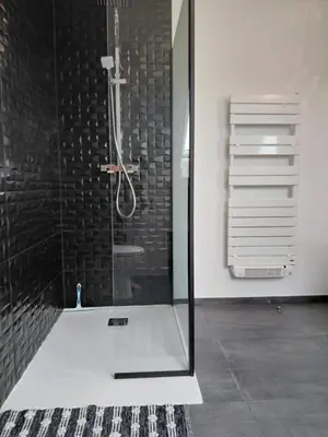 Salle de bains dans l'établissement Villa Mahina - 6 chambres - 12 pers