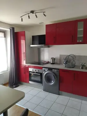 Cuisine ou kitchenette dans l'établissement Appartement BREST st martin