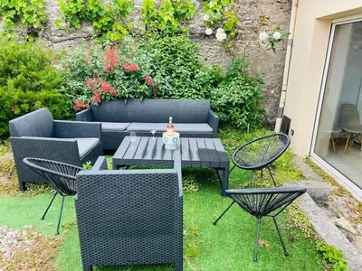 Jardin de l'établissement L'Echappée familiale en bord de mer