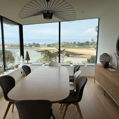 Maison les pieds dans l'eau