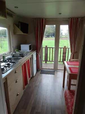 Cuisine ou kitchenette dans l'établissement Roulotte Bigoudenne