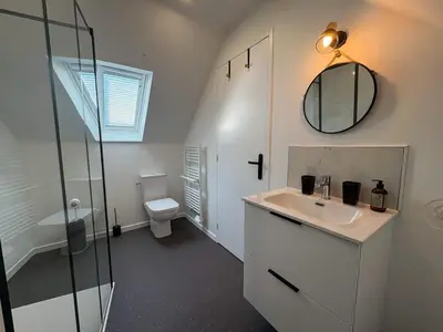 Salle de bains dans l'établissement Le Rumorvan - Magnifique maison en pierre renovee