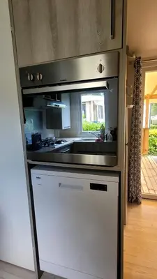 Cuisine ou kitchenette dans l'établissement MH GRAND CONFORT 40 m2 3CH 2 SDB 2 TOILETTES