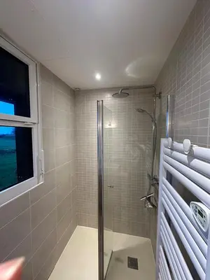 Salle de bains dans l'établissement TI DU, villa luxueuse avec vue panoramique - 4 chambres et 3 salles de bain, pour 8 personnes