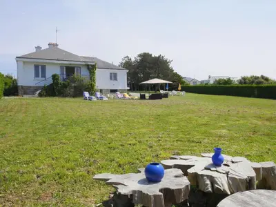 Jardin de l'établissement Holiday Home in Brittany with Sea View