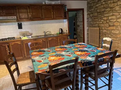Cuisine ou kitchenette dans l'établissement Complete House with 6 bedrooms and life space