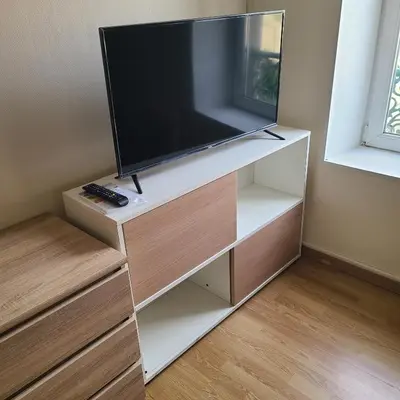 Télévision ou salle de divertissement dans l'établissement BREST quartier St Michel avec 1 chambre