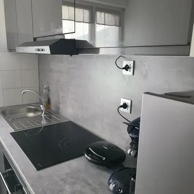 Cuisine ou kitchenette dans l'établissement Appartement Brest proximité gare et centre ville