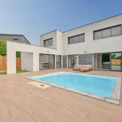 Villa pour 9 - Piscine chauffée - Jacuzzi