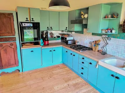 Cuisine ou kitchenette dans l'établissement Fisherman's House 40M From Ocean In Kerity