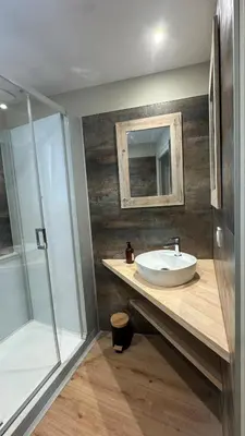 Salle de bains dans l'établissement Ty Glaz - Maison Bord de mer avec jardin, proche plage