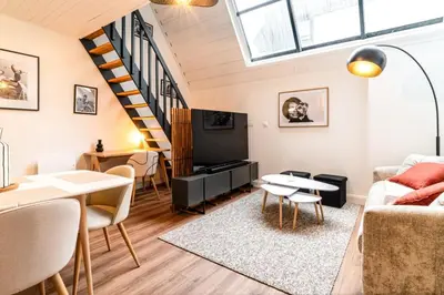 Télévision ou salle de divertissement dans l'établissement Duplex cinéma à Concarneau proche Ville Close
