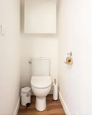 Salle de bains dans l'établissement Duplex cinéma à Concarneau proche Ville Close