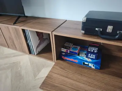 Bibliothèque dans l'appartement