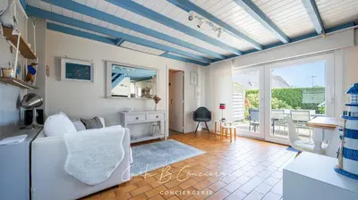 Coin salon dans l'établissement CAP-COZ Breton house 6 p FOUESNANT 100 m de la plage