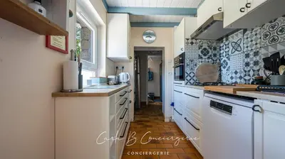 Cuisine ou kitchenette dans l'établissement CAP-COZ Breton house 6 p FOUESNANT 100 m de la plage