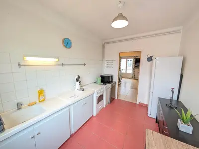 Cuisine ou kitchenette dans l'établissement Spacieux T4 au Cœur de Quimper - 200 m de la gare