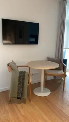 Télévision ou salle de divertissement dans l'établissement Triagoz bord de mer Studio Trebeurden