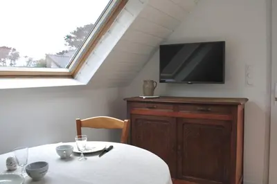 Télévision ou salle de divertissement dans l'établissement TyGroaz studio in Porspoder