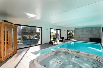 Piscine de l'établissement ROC'H AVEl ou située à proximité