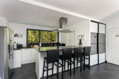 Cuisine ou kitchenette dans l'établissement ROC'H AVEl