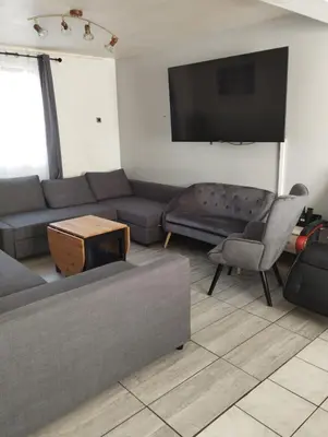 Télévision ou salle de divertissement dans l'établissement Quartier Saint Jacques - Maison 5 chambres
