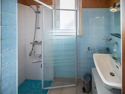 Salle de bains dans l'établissement Authentic Ty Parc Hamon
