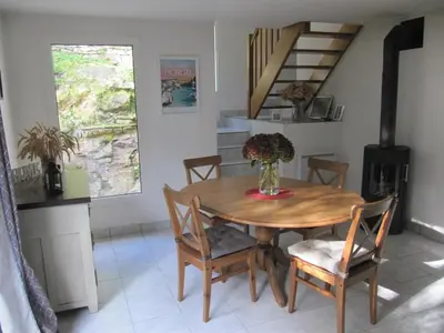 Cuisine ou kitchenette dans l'établissement Maison indépendante avec vue sur mer en Baie de Morlaix et proche du GR34