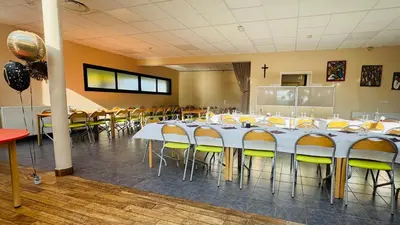 Restaurant ou autre lieu de restauration dans l'établissement Hébergement Centre Missionnaire Saint Jacques