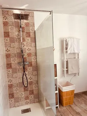 Salle de bains dans l'établissement La Casa de Natina Family Home