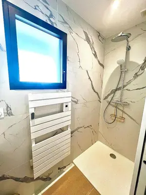 Salle de bains dans l'établissement Ty Traezh Gwenn 500m de la mer