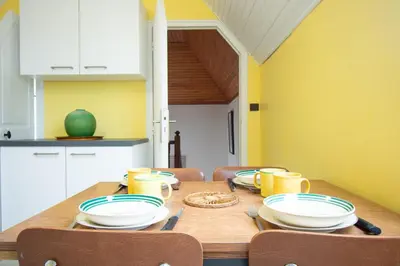 Cuisine ou kitchenette dans l'établissement Les Hauts de Morgat I Terrasse & plage à 100m
