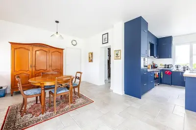 Cuisine ou kitchenette dans l'établissement Workshop with sea view 150 m from Pointe du Goudoul beach